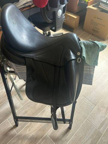 Sella da dressage CWD  17.5" - 2022