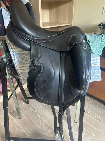 Sella da dressage CWD  17.5" - 2022