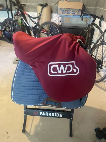 Sella da salto ostacoli CWD  17.5" - 2017
