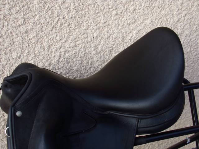 Sella da dressage Childeric  18" - 2021