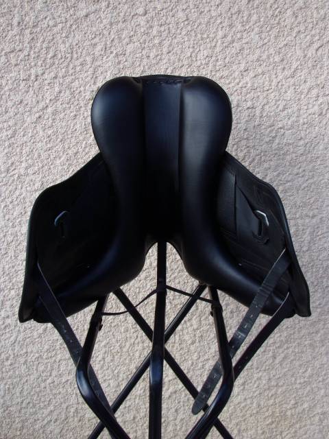 Sella da dressage Childeric  18" - 2021