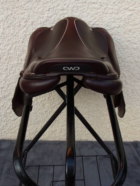 Sella da salto ostacoli CWD  17.5" - 2025