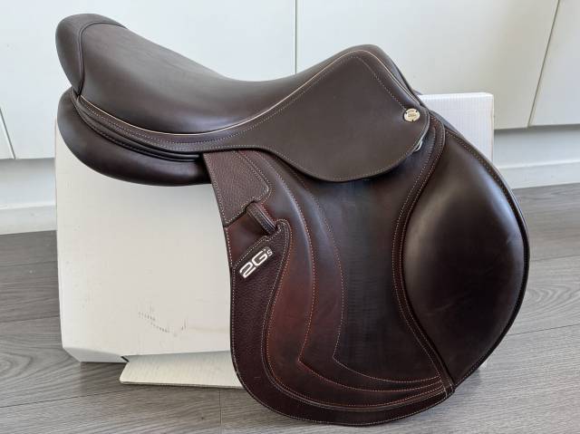 Sella da salto ostacoli CWD  17.5" - 2024