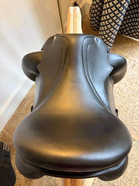Sella da dressage Erreplus Vittoria 17" - 2023