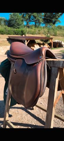Sella da salto ostacoli Forestier  17.5" - 2025