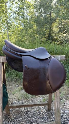 Sella da salto ostacoli Forestier  17.5" - 2025