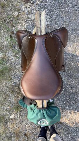 Sella da salto ostacoli Forestier  17.5" - 2025