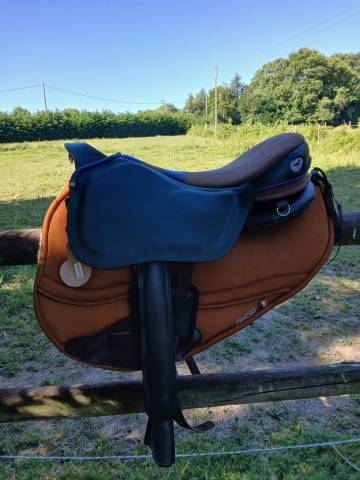 Sella da endurance   17" - 2026