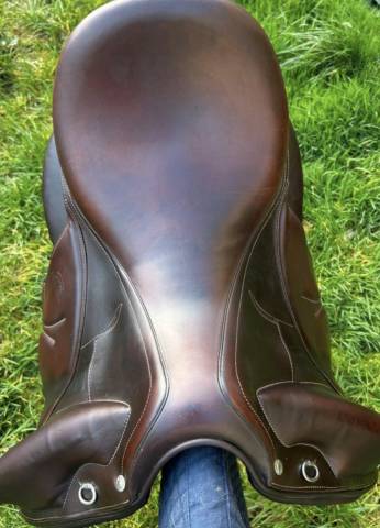 Sella da dressage Devoucoux  18" - 2019