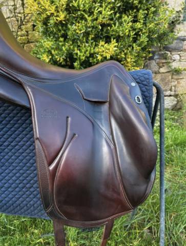 Sella da dressage Devoucoux  18" - 2019