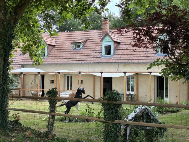 Propriet&agrave; equestre In vendita Sarthe
