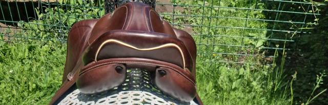 Sella da salto ostacoli Prestige Italia  17.5" - 2013
