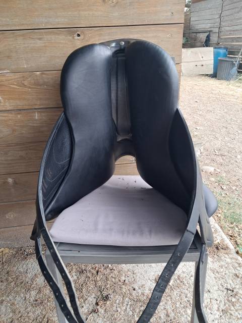 Sella da dressage Devoucoux  17.5" - 2020