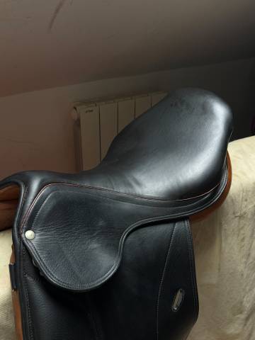 Sella da dressage Forestier  17.5" - 2015