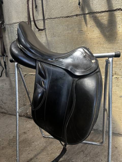 Sella da dressage Fleur de Lys  17.5" - 2013