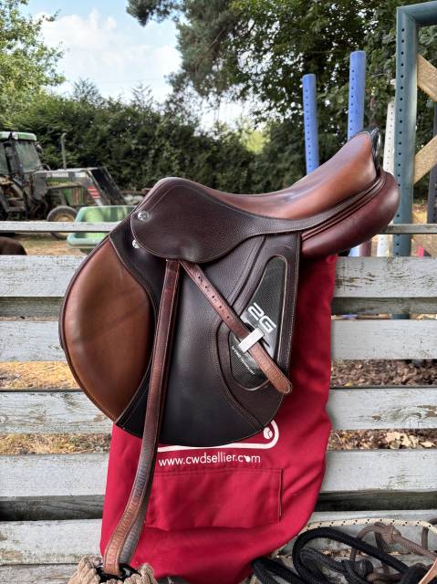 Sella da salto ostacoli CWD  17" - 2016