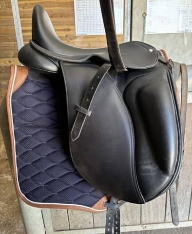 Sella da dressage  Lexhis 15" - 2024