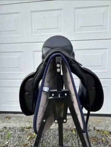 Sella da dressage Stubben  17" - 2012