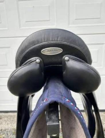 Sella da dressage Stubben  17" - 2012