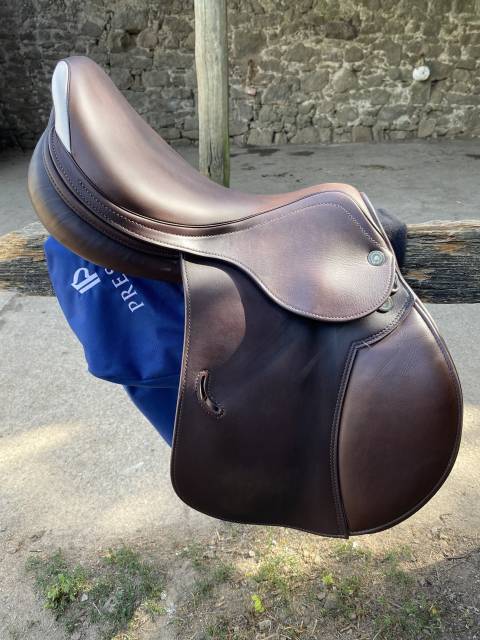 Sella da salto ostacoli Prestige Italia  17.5" - 2025