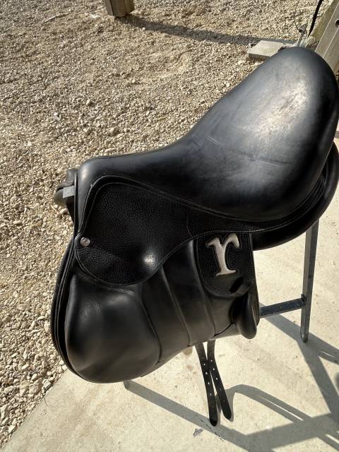 Sella da salto ostacoli Rebelle  16.5" - 2019