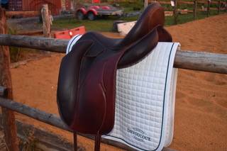 Sella da dressage Devoucoux  17.5" - 2024