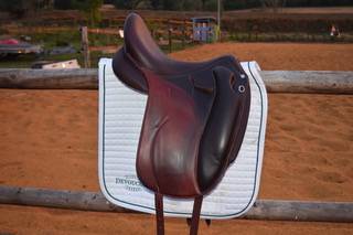 Sella da dressage Devoucoux  17.5" - 2024