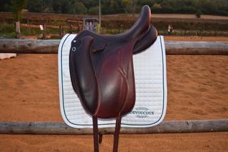 Sella da dressage Devoucoux  17.5" - 2024