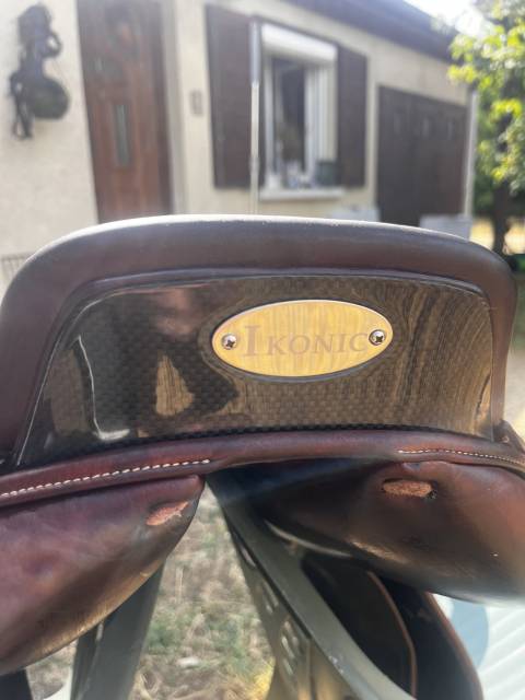 Sella da salto ostacoli Ikonic  17" - 2017
