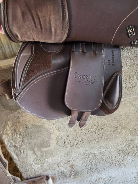 Sella mista Ikonic  16.5" - 2020