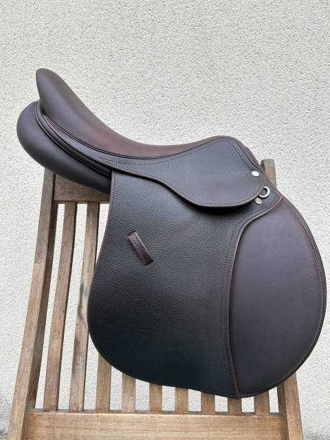 Sella da salto ostacoli  RS-line 01 17" - 2025