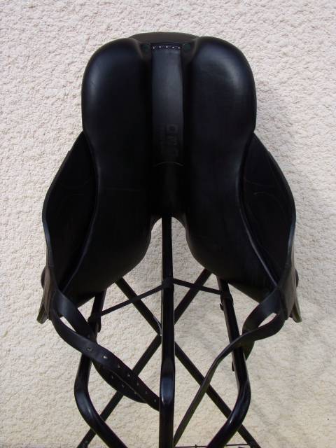 Sella da dressage Devoucoux  18" - 2023