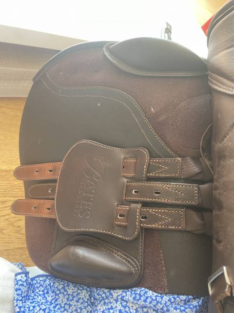 Sella mista Bates  17" - 2025