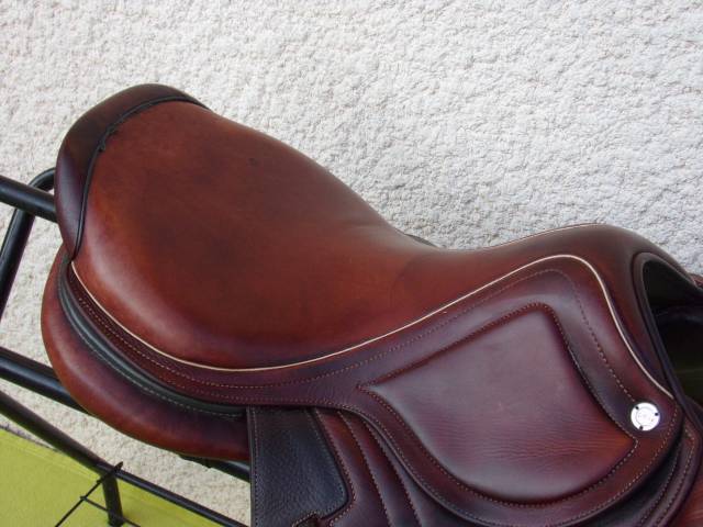 Sella da salto ostacoli CWD  18" - 2019