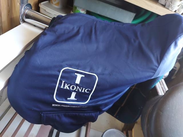 Sella mista Ikonic  17.5" - 2025
