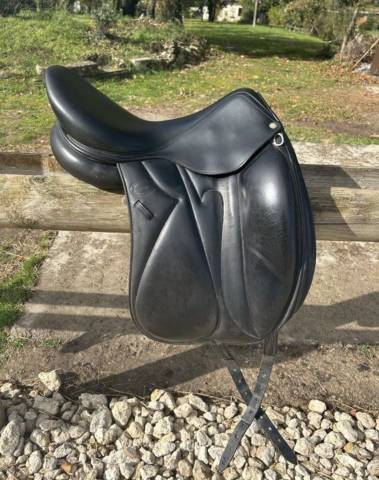 Sella da dressage Devoucoux Makila 17.5" - 2009