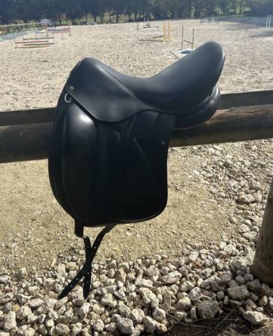 Sella da dressage Devoucoux Makila 17.5" - 2009