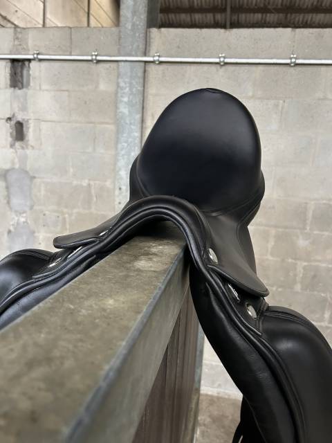 Sella da dressage Prestige Italia  18" - 2025