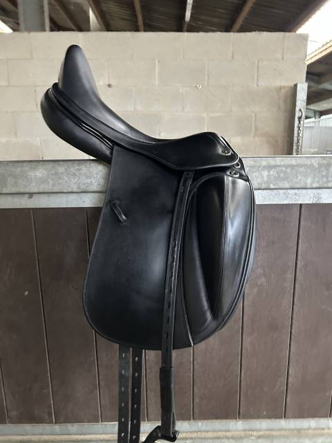 Sella da dressage Prestige Italia  18" - 2025