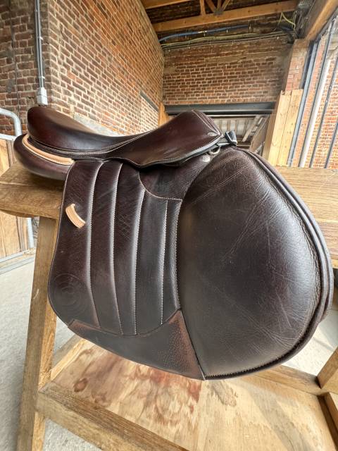 Sella da salto ostacoli Forestier  17.5" - 2023