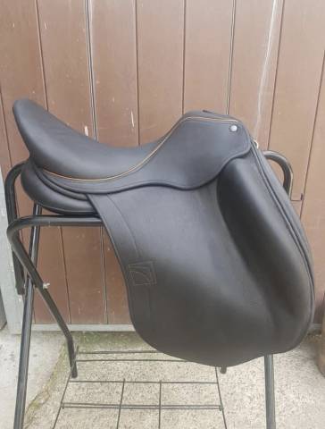 Sella da dressage Childeric  17" - 2017