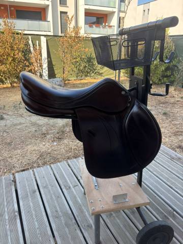Sella da salto ostacoli Equipe  17.5" - 2020