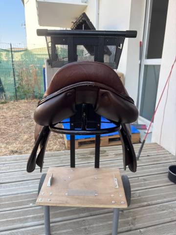 Sella da salto ostacoli  Equeen Saddle 17" - 2025