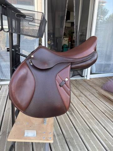 Sella da salto ostacoli  Equeen Saddle 17" - 2025