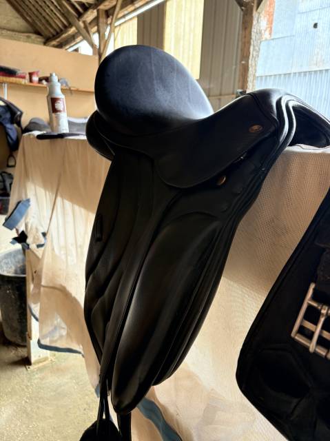 Sella da dressage Eric Thomas  17.5" - 2020