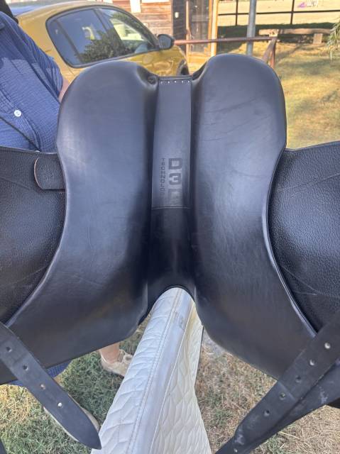 Sella da dressage Devoucoux  17.5" - 2020