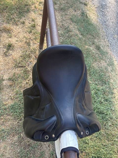 Sella da dressage Devoucoux  17.5" - 2020