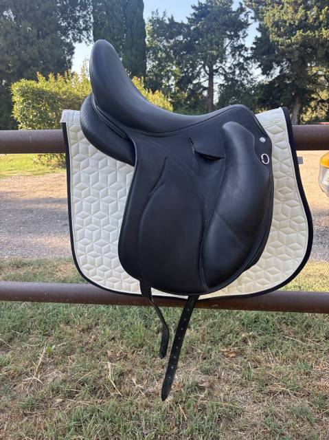 Sella da dressage Devoucoux  17.5" - 2020