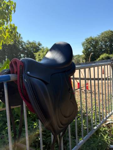 Sella da dressage Antar&egrave;s  17" - 2017