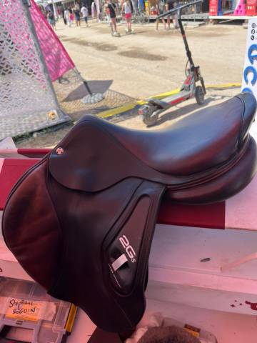 Sella da salto ostacoli CWD 2 gs 17.5" - 2013